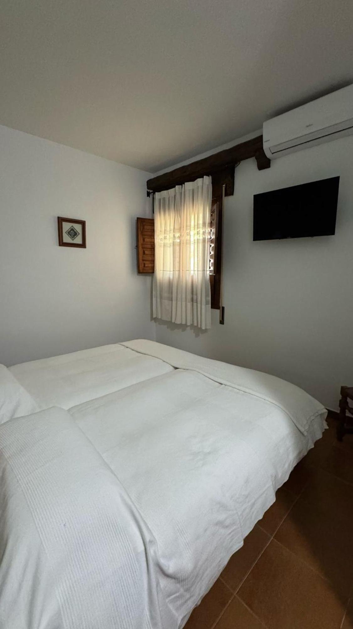 La Troje Oropesana Guest House Exterior photo